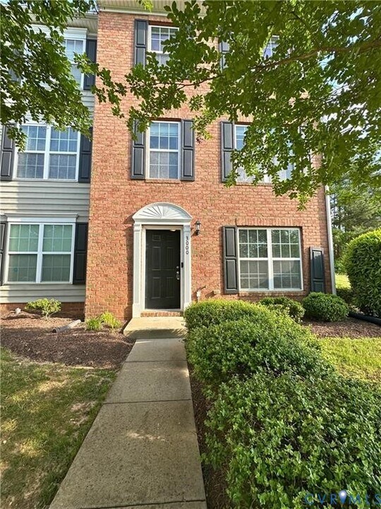 3000 Perdue Springs Ln in Chester, VA - Building Photo