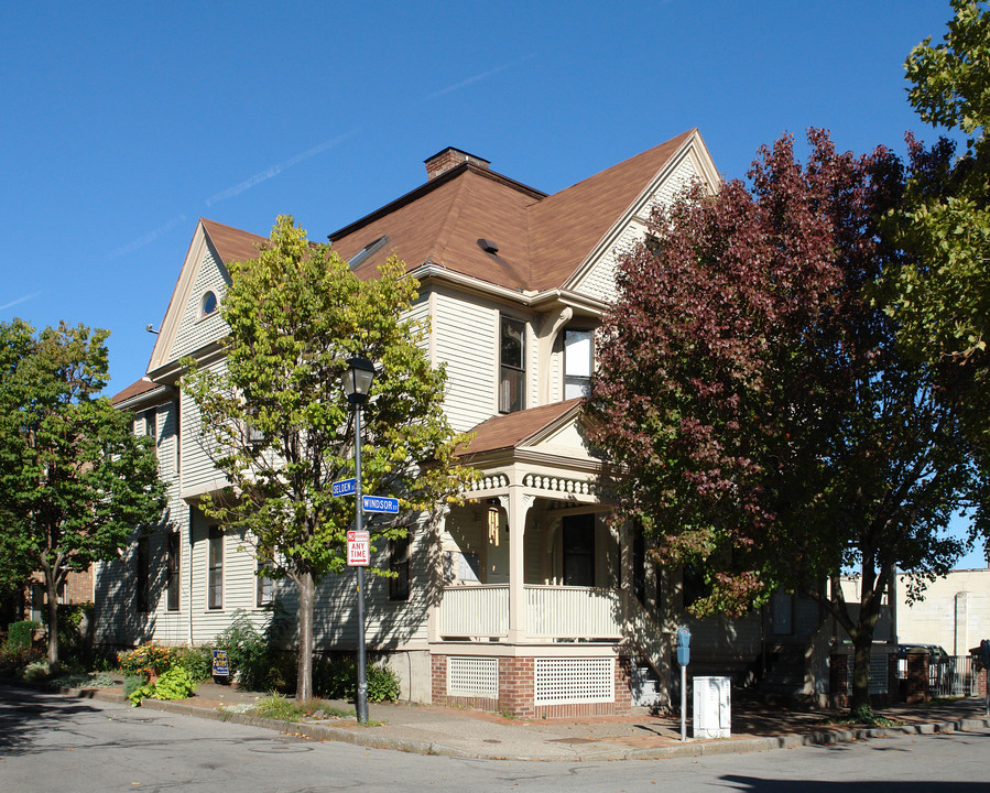 51-55 Windsor St in Rochester, NY - Building Photo