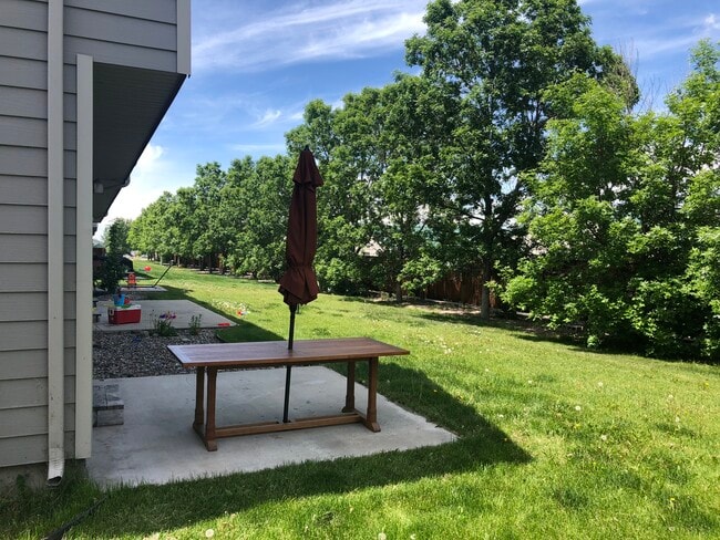 property at 468 W Shore Dr