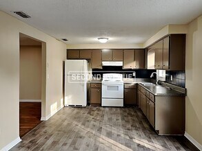 5939 Pueblo Ct in Jacksonville, FL - Foto de edificio - Building Photo