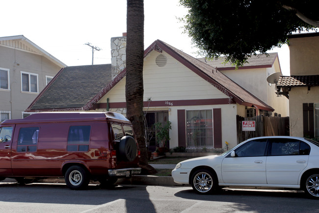 1066 E 3rd St in Long Beach, CA - Building Photo - Building Photo