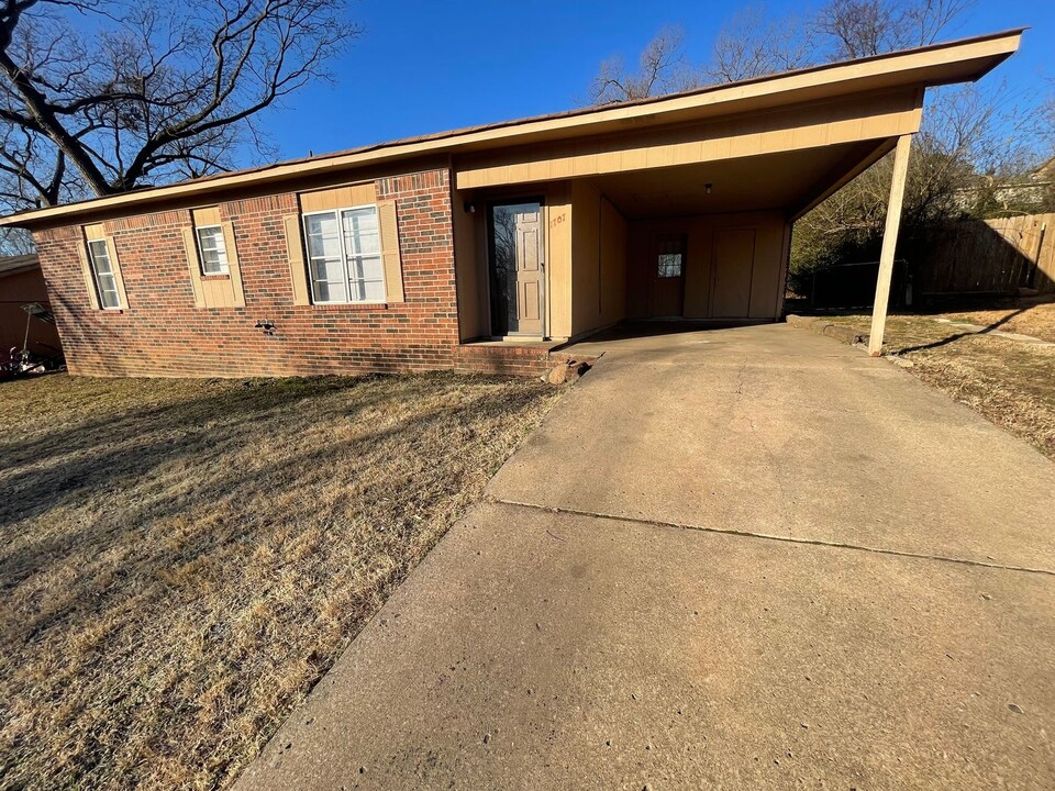 1707 N 29th St in Van Buren, AR - Building Photo