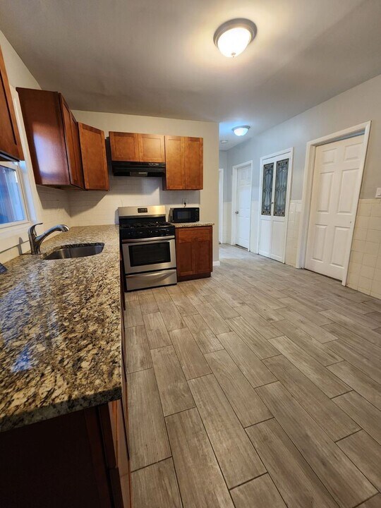 816 S 18th St in Newark, NJ - Building Photo