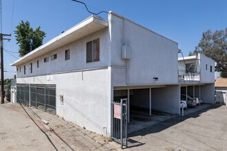 Sierra Vista in San Bernardino, CA - Building Photo - Building Photo