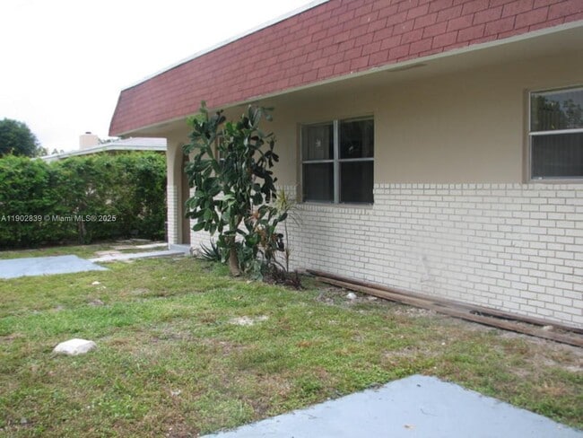 6029 SW 34th St in Miramar, FL - Building Photo - Building Photo