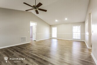 401 Latrobe Dr in Simpsonville, SC - Building Photo - Building Photo