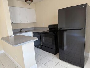 1219 NE 14th Ave, Unit 4 in Fort Lauderdale, FL - Foto de edificio - Building Photo