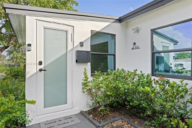 300 SW 23rd St, Unit 2 in Fort Lauderdale, FL - Building Photo - Building Photo