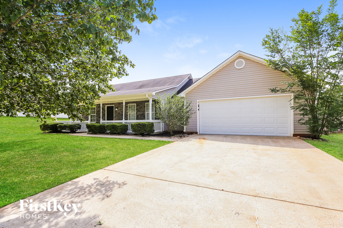 1412 Red Oak Way in Winder, GA - Building Photo