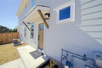 162 Elisha Dr in Liberty Hill, TX - Building Photo - Building Photo