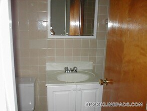 1223 Beacon St in Brookline, MA - Building Photo - Building Photo