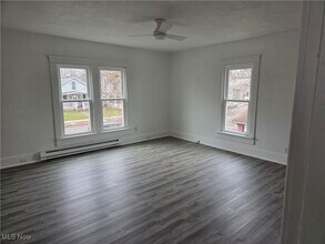 449 2nd Dr NE in New Philadelphia, OH - Building Photo - Building Photo