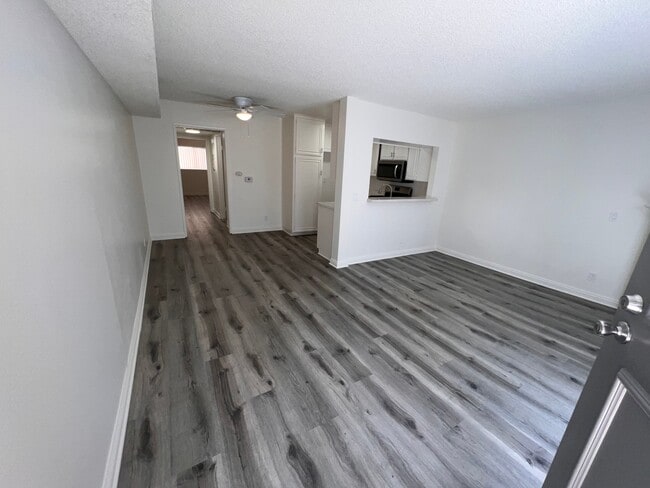 4648 Fulton Ave, Unit 102 in Los Angeles, CA - Building Photo - Building Photo