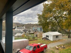 216 W Vincent St, Unit 216C in Ligonier, PA - Building Photo - Building Photo