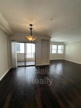 10921 Whipple St in Los Angeles, CA - Building Photo - Building Photo