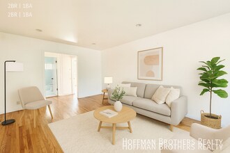 11153 1/2 La Maida St in Los Angeles, CA - Foto de edificio - Building Photo