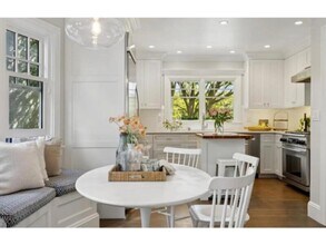 743 Winchester Dr in Burlingame, CA - Building Photo - Building Photo