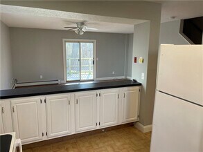 12 Beacon St in Westerly, RI - Building Photo - Building Photo