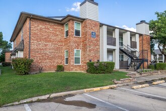 Heather Ridge Apartments in Irving, TX - Building Photo - Building Photo