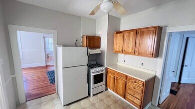 35 Kingston St in Somerville, MA - Building Photo - Building Photo