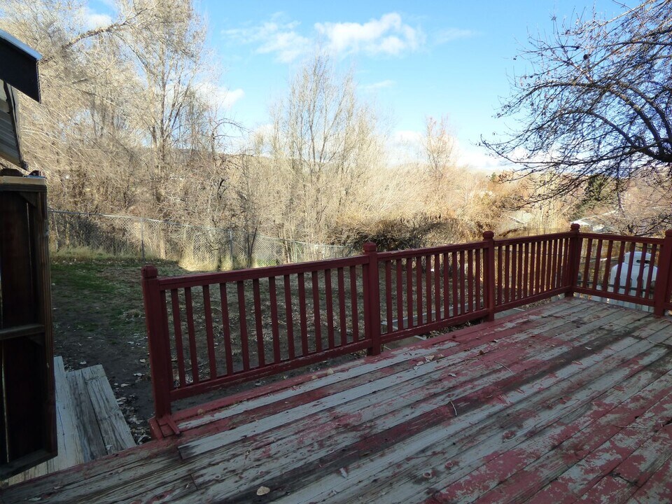 615 Willow St in Susanville, CA - Building Photo