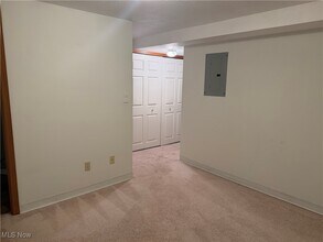 6913 Tippecanoe Rd in Canfield, OH - Foto de edificio - Building Photo