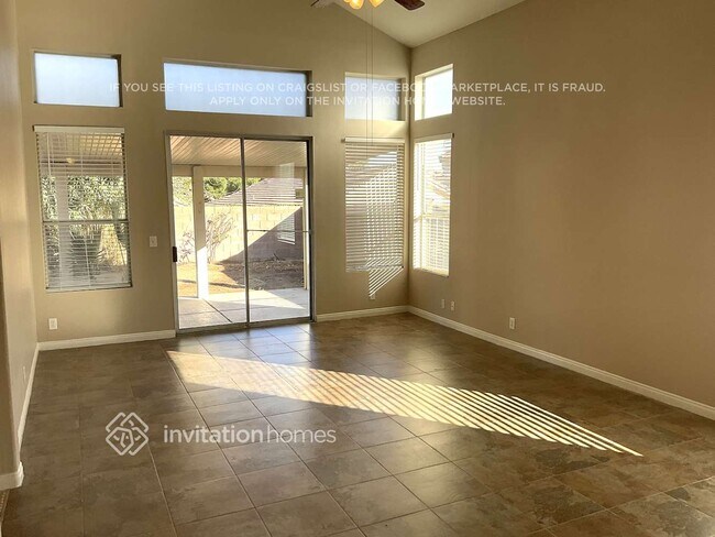 7308 N Mountain Thicket St in Las Vegas, NV - Foto de edificio - Building Photo