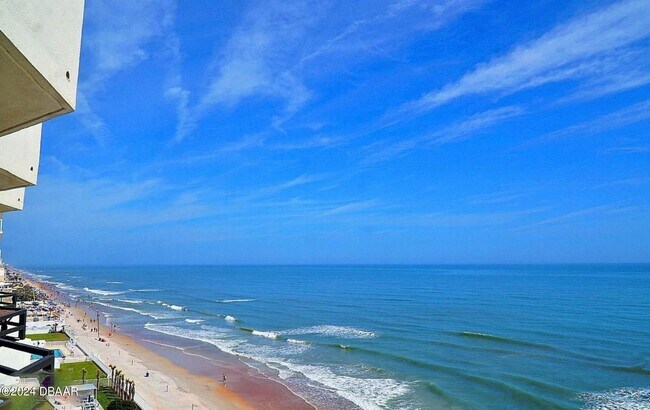 2900 N Atlantic Ave in Daytona Beach, FL - Building Photo - Building Photo