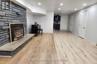 315 Rossland Rd W in Whitby, ON - Building Photo - Building Photo