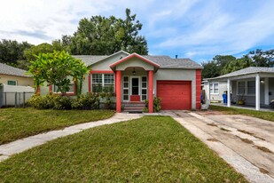 2845 Valencia Way S in St. Petersburg, FL - Building Photo