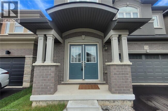 70 Hitchman St in Brant, ON - Building Photo - Building Photo
