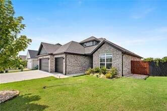 1241 Bootleg Rd in Centerton, AR - Building Photo - Building Photo