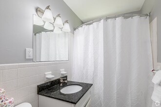 271 Main St in Farmington, CT - Building Photo - Building Photo