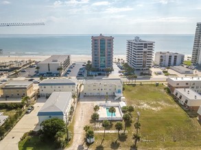 3738 S Atlantic Ave in Port Orange, FL - Building Photo - Building Photo