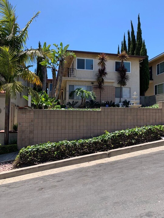 727 W 27th St in Los Angeles, CA - Building Photo