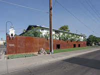 Beautiful Renovations One and Two Bedrooms... in Tempe, AZ - Foto de edificio - Building Photo