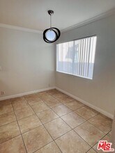 121 Sinclair Ave in Glendale, CA - Building Photo - Building Photo