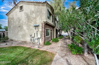 2419 W Vista Ave in Phoenix, AZ - Building Photo - Building Photo