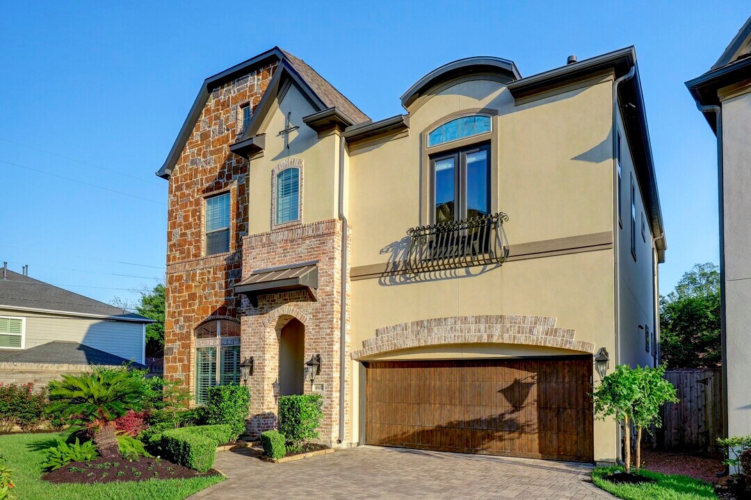 1602 E Rose Terrace Ln in Houston, TX - Building Photo