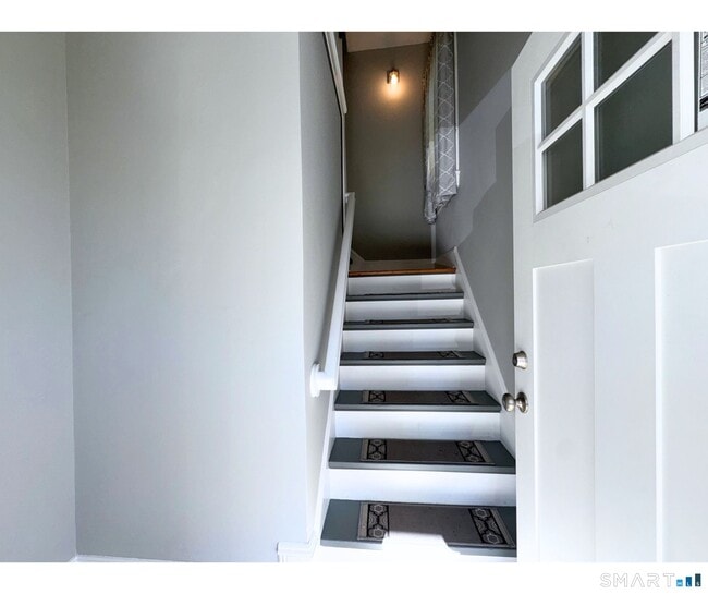 74 Garfield Ave in Bridgeport, CT - Building Photo - Building Photo