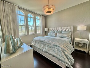 365 5th Ave S, Unit 303 in Naples, FL - Building Photo - Building Photo