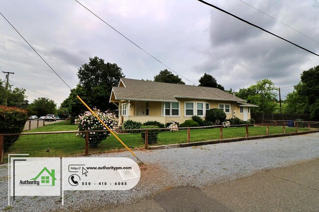 1504 Magnolia Ave in Redding, CA - Building Photo - Building Photo