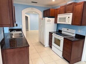 124 SW 9th St in Boynton Beach, FL - Building Photo - Building Photo