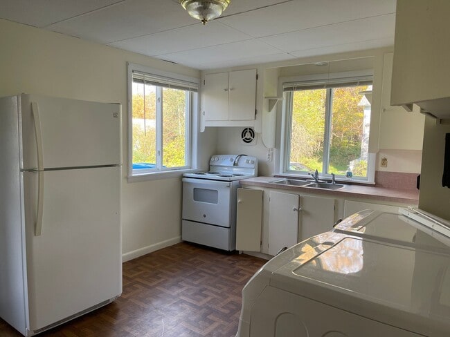 98 Greensboro Rd in Hanover, NH - Building Photo - Building Photo