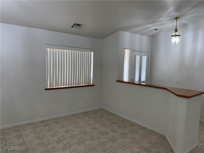 property at 1841 S Vineyard Dr W
