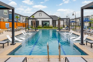 Villas at Creekside in New Braunfels, TX - Building Photo