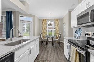 Enclave at Winghaven in O'Fallon, MO - Building Photo