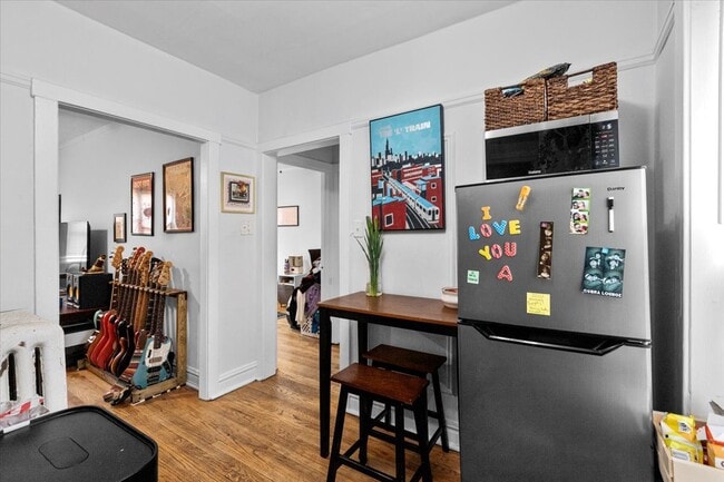 property at 652 W Oakdale Ave