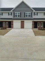 2761 W Kilimanjaro Way in Rogers, AR - Building Photo