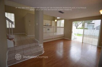 15860 NW 14th Rd in Pembroke Pines, FL - Foto de edificio - Building Photo